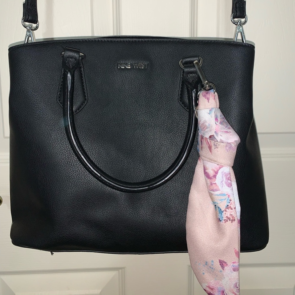 Nine West black crossbody purse